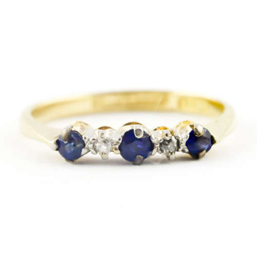 VINTAGE 18CT YELLOW GOLD and PLATINUM SAPPHIRE AND DIAMOND RING. CERT *JEWELLER EVALUATION R14`000*