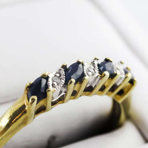 ELEGANT VINTAGE 9CT YELLOW GOLD SAPPHIRE AND DIAMOND RING. HALF ETERNITY DESIGN