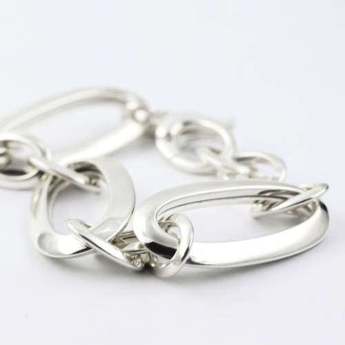 LARGE ELONGATED LOOP LINK ITALIAN SOLID STERLING SILVER BRACELET WITH LARGE CLASP. 925. ITALY