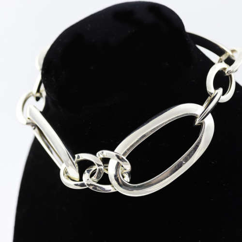 LARGE ELONGATED LOOP LINK ITALIAN SOLID STERLING SILVER BRACELET WITH LARGE CLASP. 925. ITALY