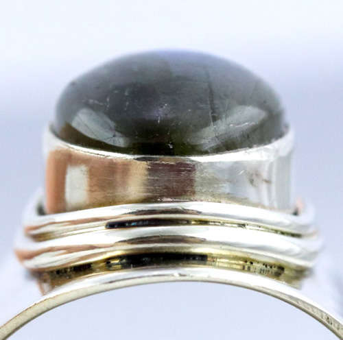 MODERN DESIGN LARGE OVAL LABRADORITE CABOCHON STERLING SILVER RING. 925. STUNNING COLOUR!