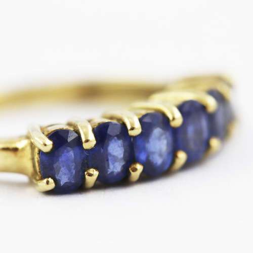 ENGLISH VINTAGE 2,1 ct SAPPHIRE YELLOW 9k GOLD HALF ETERNITY RING *JEWELLER EVALUATION R25`000*