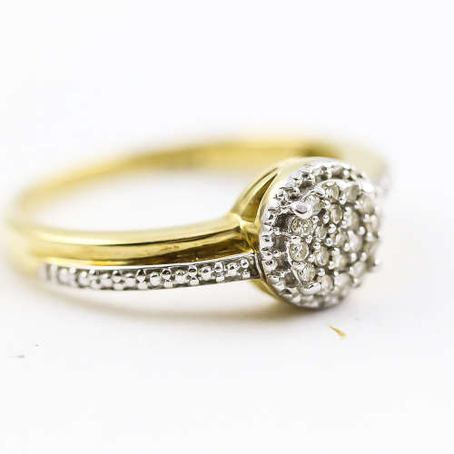 9ct YELLOW and WHITE GOLD DIAMOND RING. 19 SINGLE-CUT DIAMONDS. SOUTH AFRICAN. JEWELLER CERT R7`500