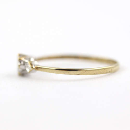 DAINTY VINTAGE 9CT YELLOW GOLD DIAMOND RING. *JEWELLER EVALUATION R5`000*