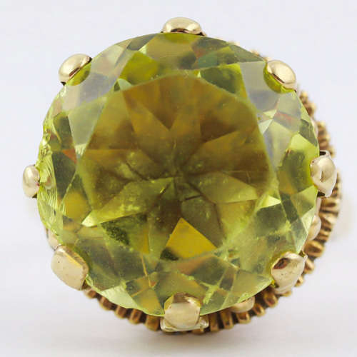 GLORIOUS VINTAGE LEMON QUARTZ SOLITAIRE IN 9CT YELLOW GOLD. *JEWELLER`S EVALUATION R16`000* Incld