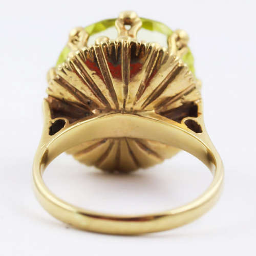 GLORIOUS VINTAGE LEMON QUARTZ SOLITAIRE IN 9CT YELLOW GOLD. *JEWELLER`S EVALUATION R16`000* Incld