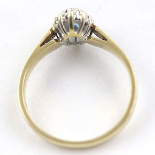 PRETTY ENGLISH TOPAZ AND DIAMOND 9CT YELLOW GOLD RING. 375. *JEWELLER`S EVALUATION R14`000*