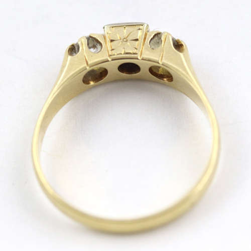 VINTAGE SAPPHIRE AND TOPAZ 14CT YELLOW GOLD RING. 585. * JEWELLER`S EVALUATION R15`000 *