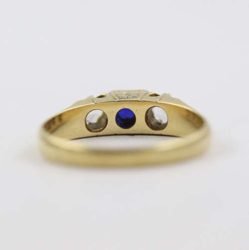 VINTAGE SAPPHIRE AND TOPAZ 14CT YELLOW GOLD RING. 585. * JEWELLER`S EVALUATION R15`000 *