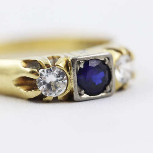 VINTAGE SAPPHIRE AND TOPAZ 14CT YELLOW GOLD RING. 585. * JEWELLER`S EVALUATION R15`000 *