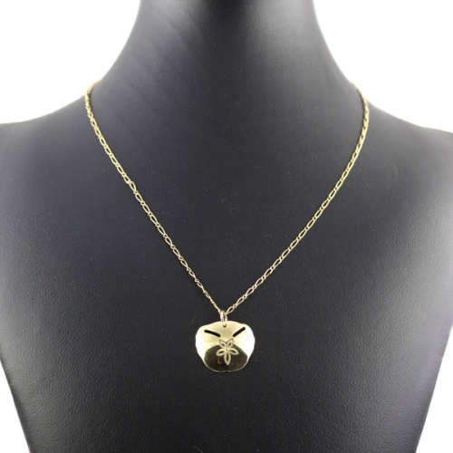 PRETTY 9CT YELLOW GOLD SAND DOLLAR PENDANT ON A 42CM CHAIN. *JEWELLER EVALUATION R8`000*