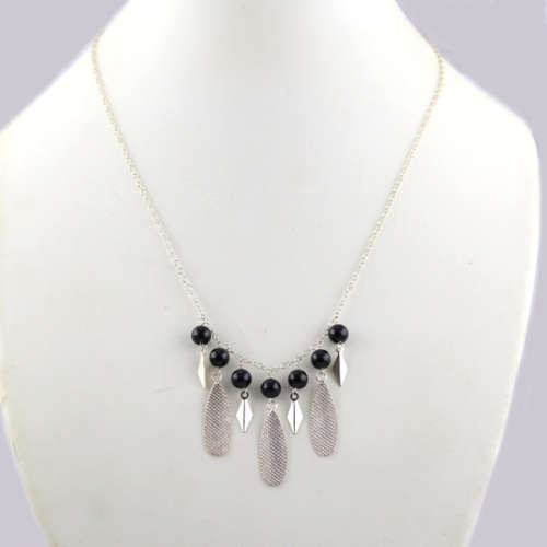 ITALIAN STERLING SILVER FRINGED SPINEL PENDANT NECKLACE ON 40CM STERLING SILVER CABLE CHAIN