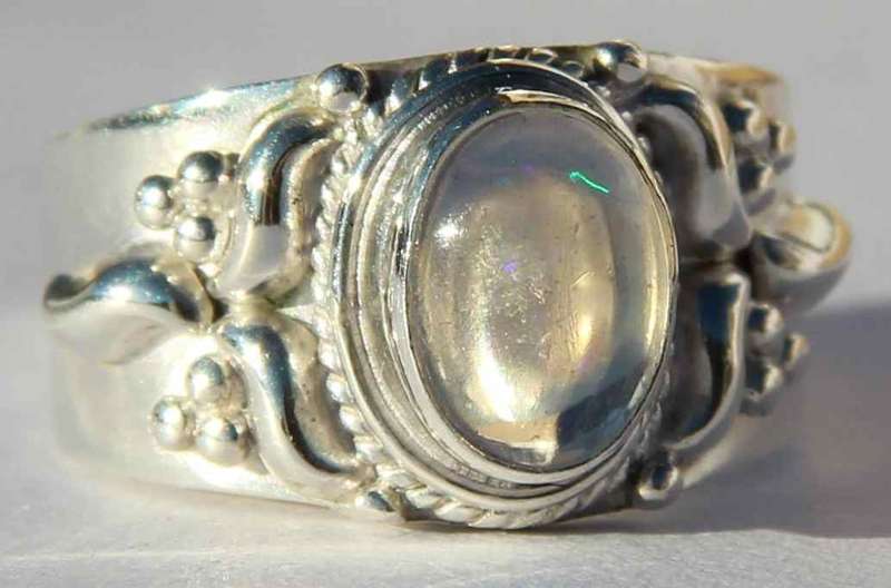 ETHIOPIAN OPAL STERLING SILVER RING!! Really beautiful! Size 6