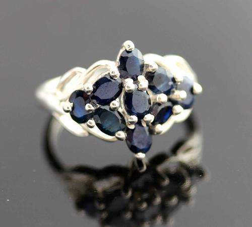 REAL SAPPHIRE CLUSTER. 0,90 carats! STERLING SILVER - BEAUTIFUL ELEGANT DESIGN