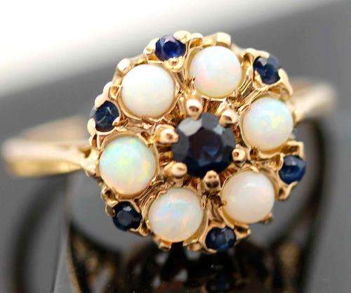 VINTAGE OPAL AND SAPPHIRE RING {*JEWELLER CERTIFICATE R5'449*} 9ct GOLD