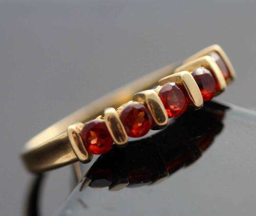 GORGEOUS UNUSUAL FIRE OPAL 5-STONE RING. 9ct GOLD! VINTAGE PIECE