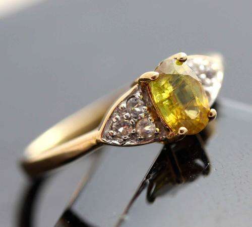 UNUSUAL JELLY OPAL AND AQUAMARINE 9CT GOLD RING. FASCINATING INCLUSIONS!!