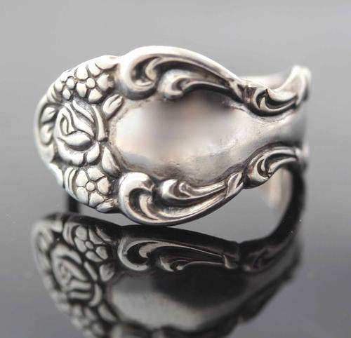 UNUSUAL VINTAGE COLLECTABLE! SOLID STERLING SILVER RING MADE FROM SPOON! 5 g BEAUTIFUL ROSE DETAIL