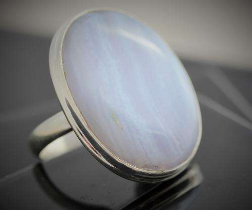LARGE HAND-CRAFTED 12 carat BLUE LACE AGATE RING. HEAVY 11,2g! STERLING SILVER 925