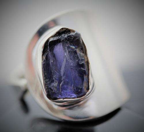 ROUGH NATURAL UN-FACETED TANZANITE 5,4 carats  BROAD SHANK STERLING SILVER RING. HAND-CRAFTED!