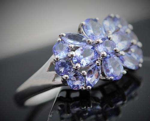 LARGE TANZANITE CLUSTER STERLING SILVER RING. 925