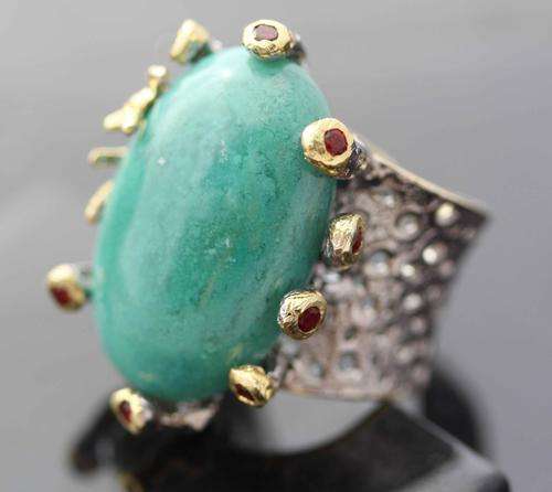 HAND-CRAFTED ART JEWELLERY RING NATURAL LARGE TURQUOISE & GARNETS STERLING SILVER BROAD SHANK