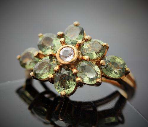 LARGE GREEN TOURMALINE AND WHITE TOPAZ CLUSTER 9CT YELLOW GOLD RING. BIRMINGHAM ASSAY!