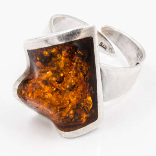 STRIKING NATURAL BALTIC AMBER STERLING SILVER `INLAY SET` RING. 925. GLORIOUS COLOUR!