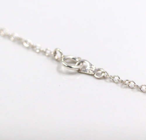 VINTAGE CELTIC AMETHYST AND STERLING SILVER PENDANT ON A 44CM SILVER CHAIN. 925