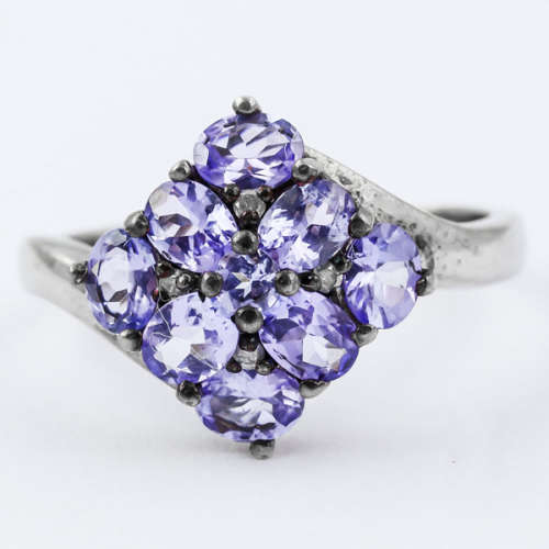 NATURAL TANZANITE STERLING SILVER CLUSTER RING. JEWELLER EVALUATION CERT R6`500