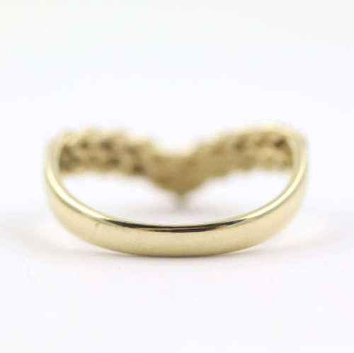 VINTAGE 9CT YELLOW GOLD CHEVRON `KEEPER` RING. TACTILE DESIGN, ENGLISH HALLMARKED