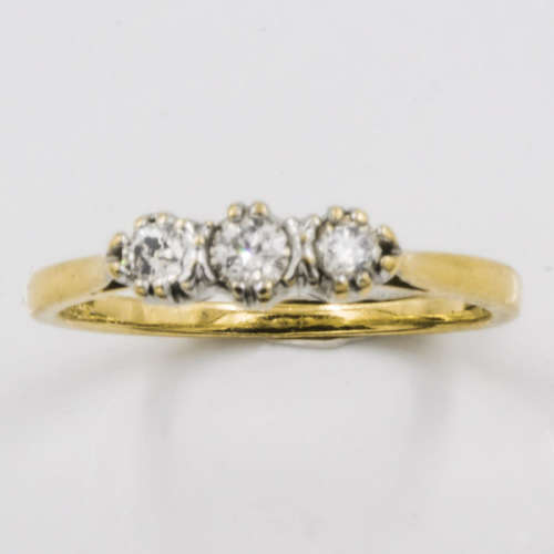 DIAMOND TRILOGY LONDON VINTAGE 18CT YELLOW and WHITE GOLD RING JEWELLER EVALUATION R21`000