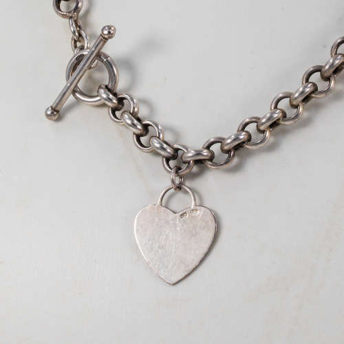CLASSIC COLLECTABLE HEAVY STERLING SILVER BELCHER LINK NECKLACE. HEART CHARM AND TOGGLE CLOSURE