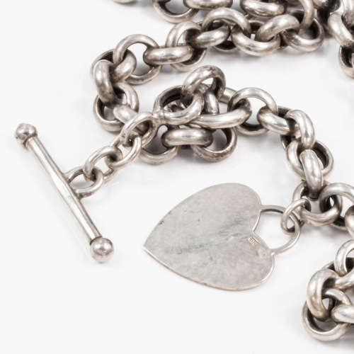 CLASSIC COLLECTABLE HEAVY STERLING SILVER BELCHER LINK NECKLACE. HEART CHARM AND TOGGLE CLOSURE