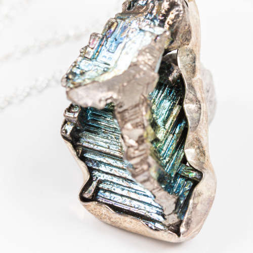 NATURAL FASCINATING BISMUTH SET IN STERLING SILVER PENDANT ON STERLING CHAIN
