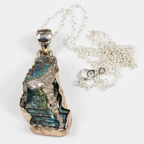 NATURAL FASCINATING BISMUTH SET IN STERLING SILVER PENDANT ON STERLING CHAIN