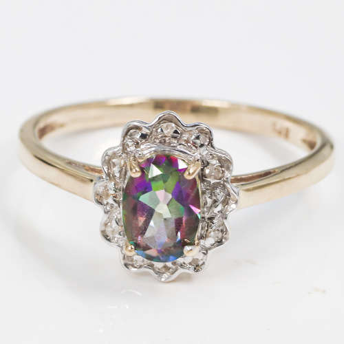 UNUSUAL MYSTIC TOPAZ AND DIAMOND YELLOW GOLD RING *JEWELLER EVALUATION R10`000*