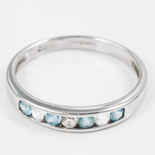SKY BLUE TOPAZ 9CT WHITE GOLD RING CHANNEL SET GEMSTONES w/CUBIC ZIRCONIAS. ENGLISH HALLMARKS