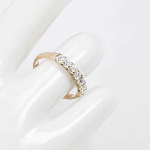 DIAMOND 9CT YELLOW GOLD RING. 7 x BRILLIANT CUT DIAMONDS. *JEWELLER CERTIFICATE R20`000*