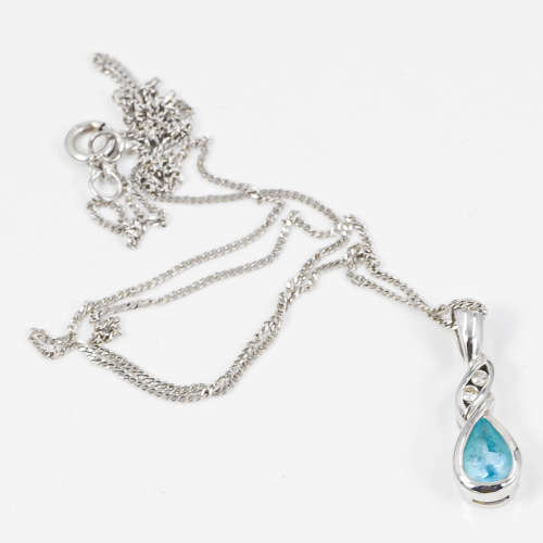 9CT WHITE GOLD PENDANT DIAMOND & SKY BLUE TOPAZ 40cm 9CT CURB CHAIN w/JEWELLER EVALUATION R 10'000