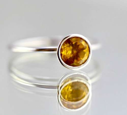 HANDCRAFTED STERLING SILVER STACKING RING WITH NATURAL 0,34ct CITRINE SOLITAIRE RAISED BEZEL SETTING