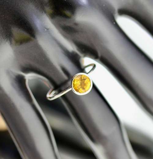 HANDCRAFTED STERLING SILVER STACKING RING WITH NATURAL 0,34ct CITRINE SOLITAIRE RAISED BEZEL SETTING