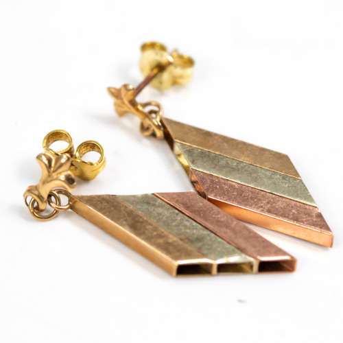 INTERESTING 9CT WHITE, YELLOW AND ROSE GOLD DROP & DANGLE EARRINGS. 375