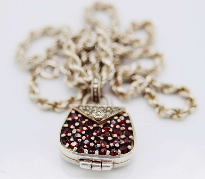 VINTAGE `HANDBAG` PENDANT NECKLACE IN STERLING SILVER WITH BOHEMIAN GARNETS