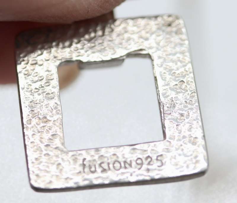 HANDCRAFTED VINTAGE STERLING SILVER PENDANT NECKLACE, CONTEMPORARY DESIGN. 925