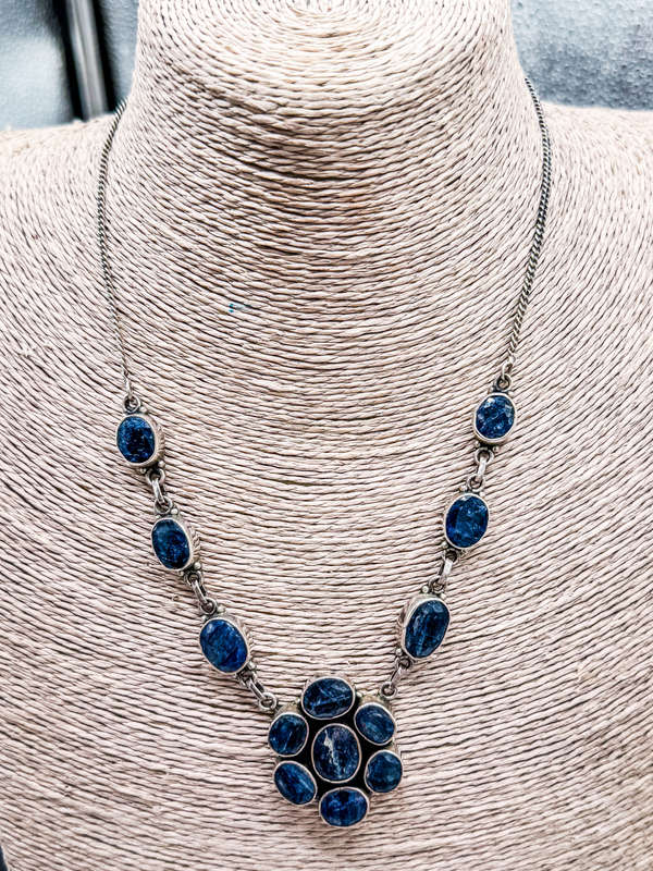 NATURAL ORGANIC EARTH MINED BLUE SAPPHIRE CABOCHON STERLING SILVER NECKLACE INTERESTING INCLUSIONS