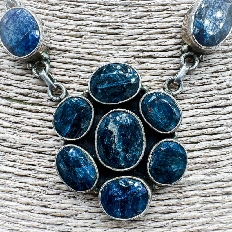 NATURAL ORGANIC EARTH MINED BLUE SAPPHIRE CABOCHON STERLING SILVER NECKLACE INTERESTING INCLUSIONS