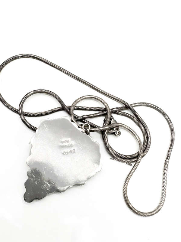 VINTAGE STERLING SILVER HEART-SHAPE PENDANT WITH TACTILE DESIGN ON 64 cm CHAIN
