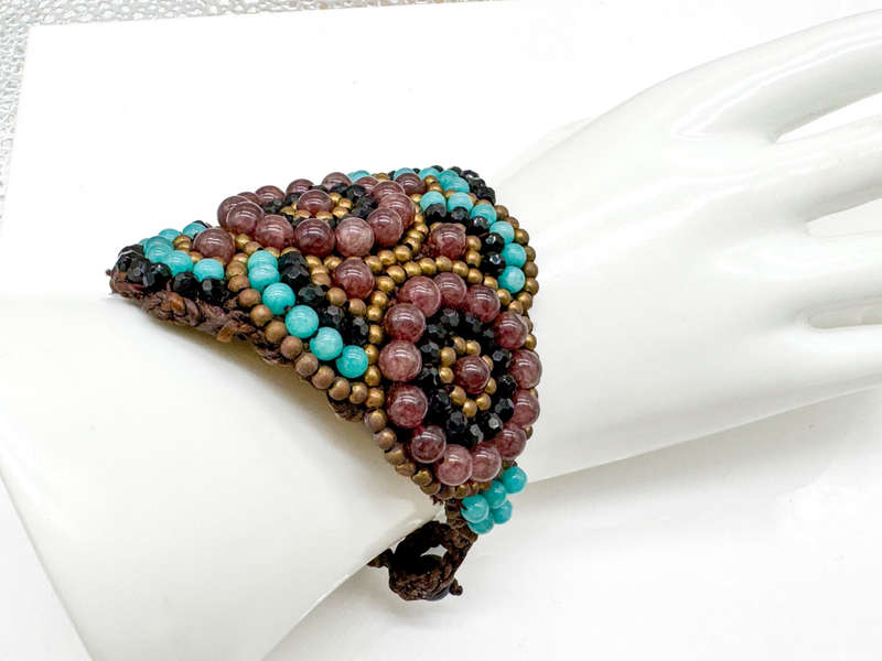 HANDCRAFTED - UNUSUAL TURQUOISE & AGATE GEMSTONE BEADS ON HEAVY BRAIDED BASE