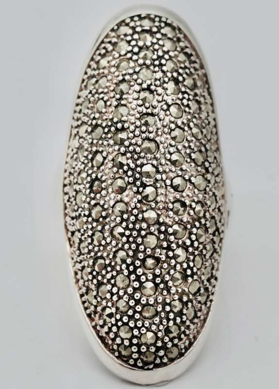 LARGE, LONG & SPLENDID SOLID STERLING SILVER NATURAL MARCASITE RING